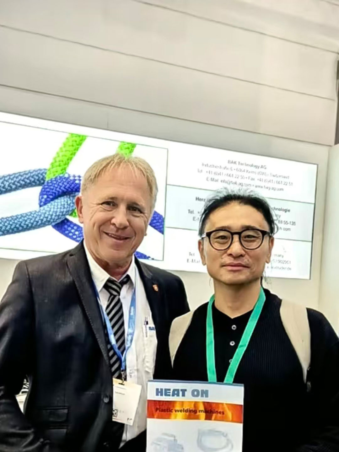 Exhibition group photo3